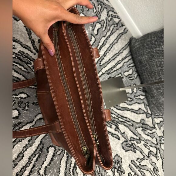 Larella Italian leather Shoulder bag - Picture 10 of 16